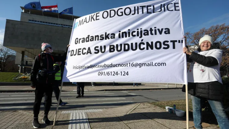 Roditelji odgojitelji opet prosvjedovali: 'Kompromisnih rje&scaron;enja nema. Ne pristajemo na odluku kakva je sada'