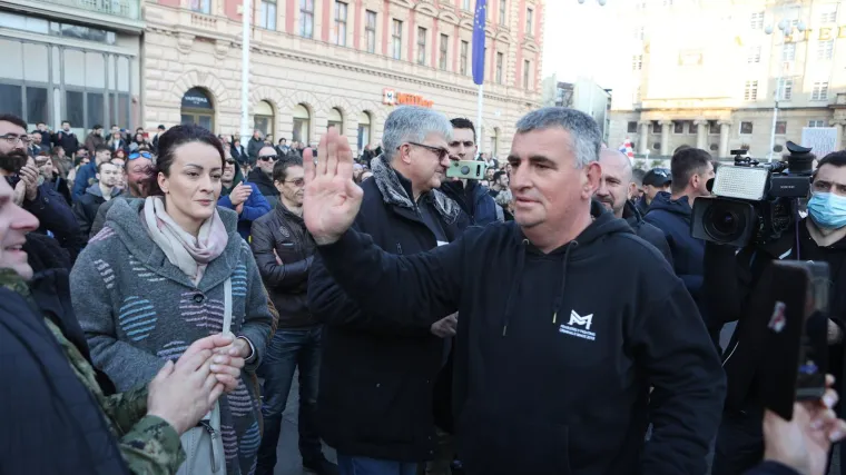 Pitali smo vas podržavate li sankcioniranje onih koji ne po&scaron;tuju obavezne COVID potvrde, a evo &scaron;to je odlučila većina