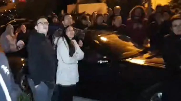 VIDEO Pred stanom Ivice Puljka prosvjedovali protiv COVID potvrda: Najavili da će to učiniti i danas