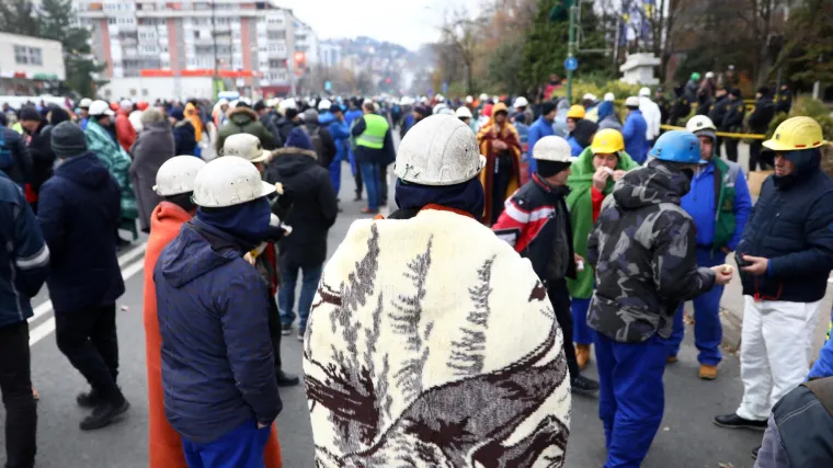 Nezadovoljni rudari drugi dan prosvjeduju pred sjedi&scaron;tem vlade Federacije BiH: 'Mi ne smijemo biti poraženi'