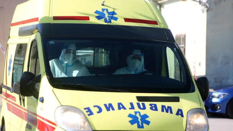 Obitelj zvala Hitnu jer se covid pozitivni mu&scaron;karac onesvijestio: 'Pregledali su ga i rekli da ga sami vozimo u bolnicu'