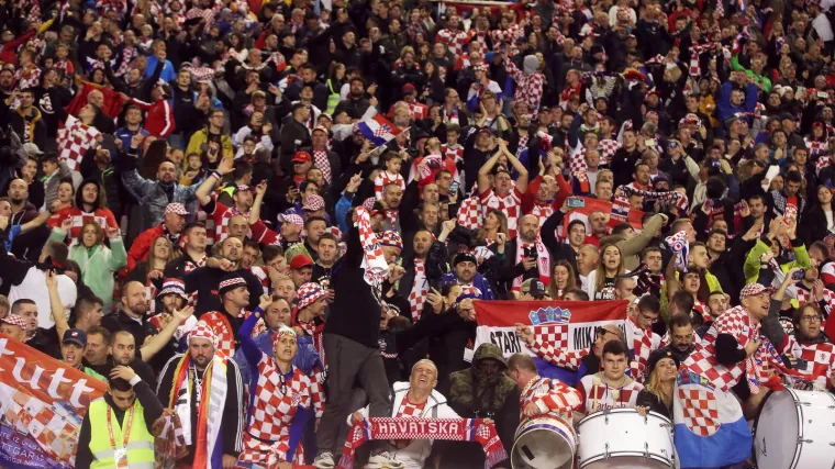 Bujanci, Hasanbegovići i prosvjednici pokazali su nam koji smo idioti i s takvim idiotima nažalost živimo