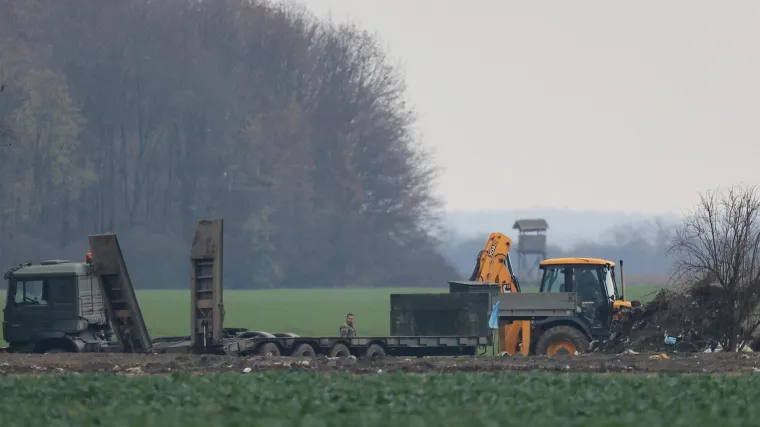 FOTO Medved: 'U novoj masovnoj grobnici kod Vukovara pronađeni ostaci 10 osoba'