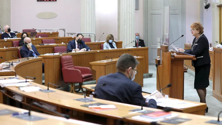 Žestoko u Saboru: 'Umjesto da DORH diže optužnice, njih nam slažu razni Mamići, a Todorić se cereka iz Kulmerovih dvora'