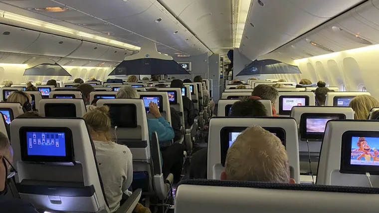 Vi&scaron;e od 60 putnika koji su sletjeli u Amsterdam iz Južne Afrike pozitivno na koronu: Testirani na omikron varijantu