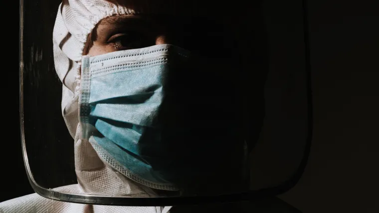 Hoće li novi soj korone ponovno ukrasti Božić? Vraćaju maske, stežu mjere: 'Nije isključen lockdown!'