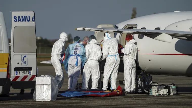 Svijet u panici zbog nove varijante koronavirusa: Zatvaraju se granice, ponovno se uvode mjere...
