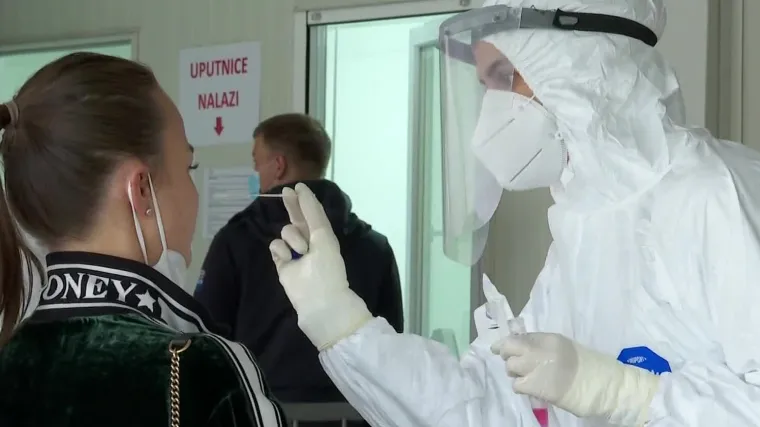 Ovo morate znati! HZJZ se oglasio o najnovijoj varijanti koronavirusa: Najče&scaron;će je nađena kod mlađih ljudi u dobi od...