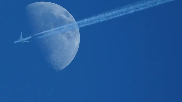 Kaznena prijava 54-godi&scaron;njaku jer je laserom 'gađao' avione i doveo u opasnost ljude