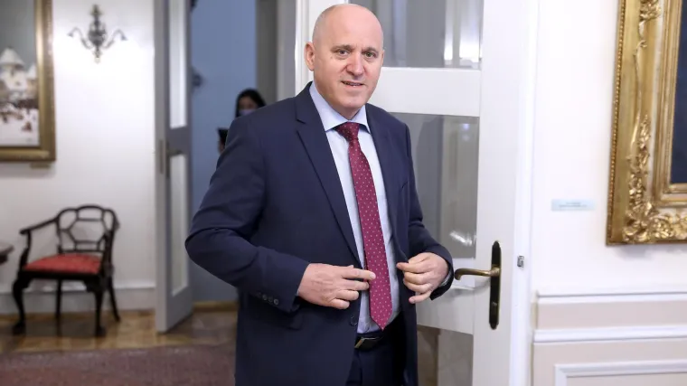 Bačić: 'Hrvoj &Scaron;ipek i dalje ima potporu većine. &Scaron;to će biti dalje, znat će se kad dođe izvje&scaron;će o nadzoru''