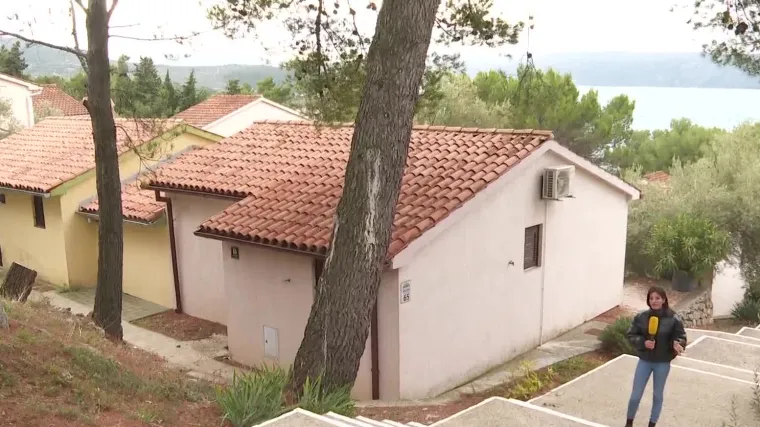 Devet tisuća eura za četvorni metar se plaća na Cresu, ali samo ako kupujete četrdeset godina stare bungalove