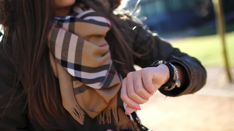 Kako promijeniti vrijeme na pametnom satu?