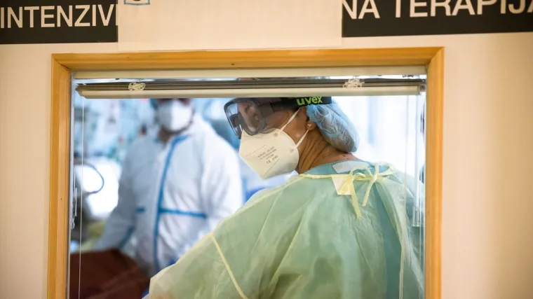 Slovenska infektologinja: 'Participacija bolničkih tro&scaron;kova za necijepljene bila bi pravedno rje&scaron;enje'