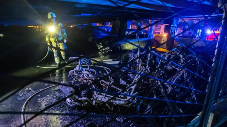 Garaža koja je gorjela bila je skloni&scaron;te osobama iz narko miljea Splita? Motore i vozila skrivali zbog straha od nerije&scaron;enih dugova