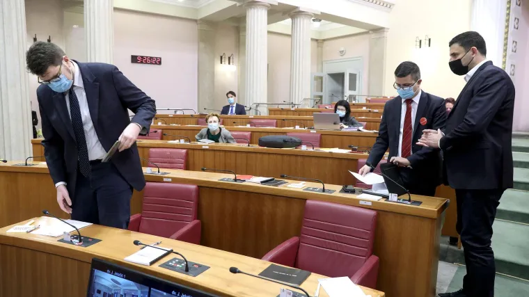 Zekanović i SDP-ovci posvađali se oko gay udomitelja: 'Svjedočili smo govoru mržnje, a nije dobio ni opomenu'