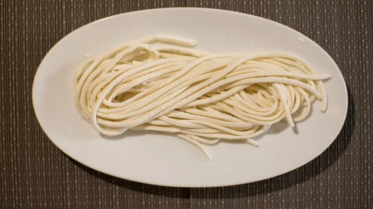 Kako za 10 minuta pripremiti rižine rezance