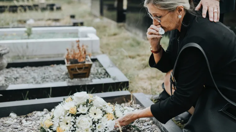 S mobitela pokojnog sina stižu joj poruke, djeluje baš kao da čuje što govori
