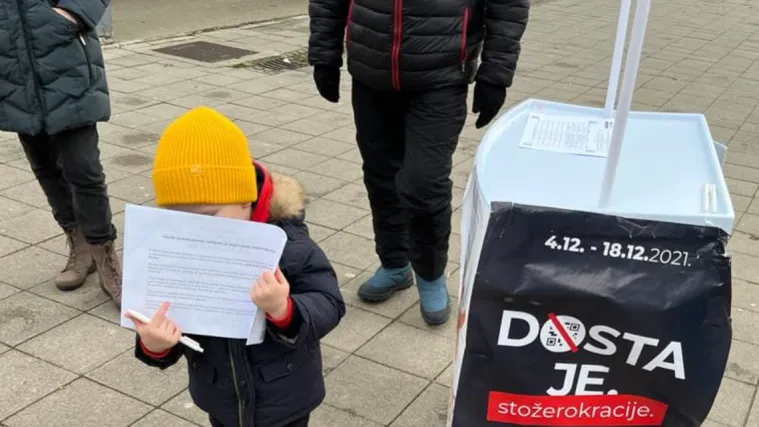 Most je počeo prikupljati potpise za referendum o COVID potvrdama. U anketi vas pitamo: Hoćete li im dati svoj potpis?