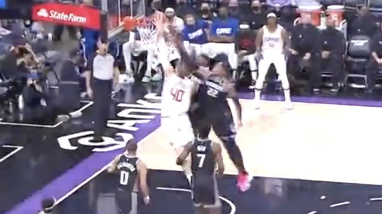 Zubac odu&scaron;evljavao publiku zakucavanjima, pogledajte &scaron;to je napravio igračima Sacramenta