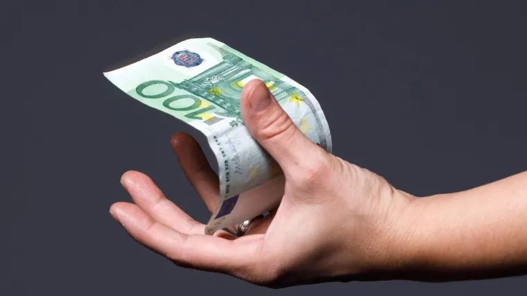 Ministar Marić s Europskom komisijom potpisao sporazum o kampanju za uvođenje eura