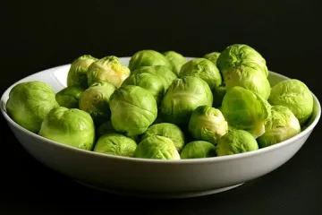 Kelj pupčar na tavi kao prilog uz glavno jelo