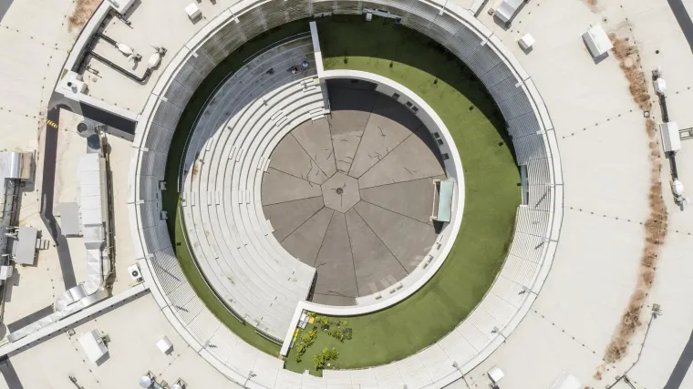 Ovako izgleda 'hrvatski Harvard'! Svečano ga otvorili Mesić i Sanader, trebao je biti meka za studente, a sada propada