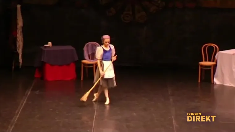 Labuđe jezero u WC-u. Riječke balerine čistile zahode jer nema čistačica. Intendant za RTL: 'Čistite li i vi WC doma?'