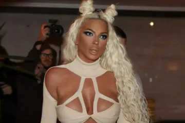 Karleuša se utegnula u najluđu haljinu ikad, popeglala se do savršenstva, ali jedna objava je sve uprskala