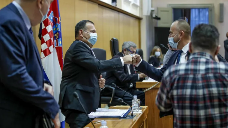 Izdaja je opsesija Hrvata jo&scaron; od kralja Zvonimira, a Jude su uvijek bili strani plaćenici. Ali &scaron;to sad sa Zekanovićem!?