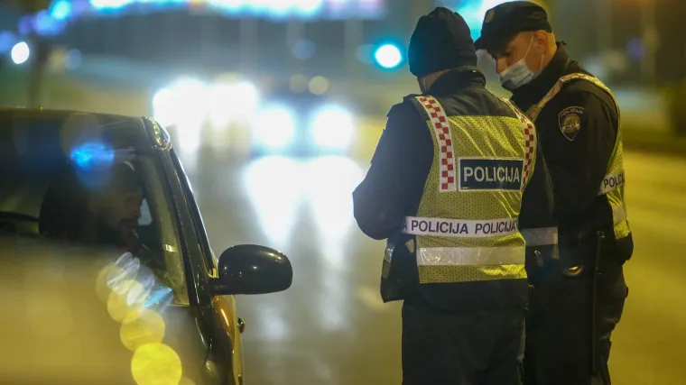 Muškarac iz Medulina 'pobjegao' iz samoizolacije i koronom zarazio dvoje prometnih policajaca