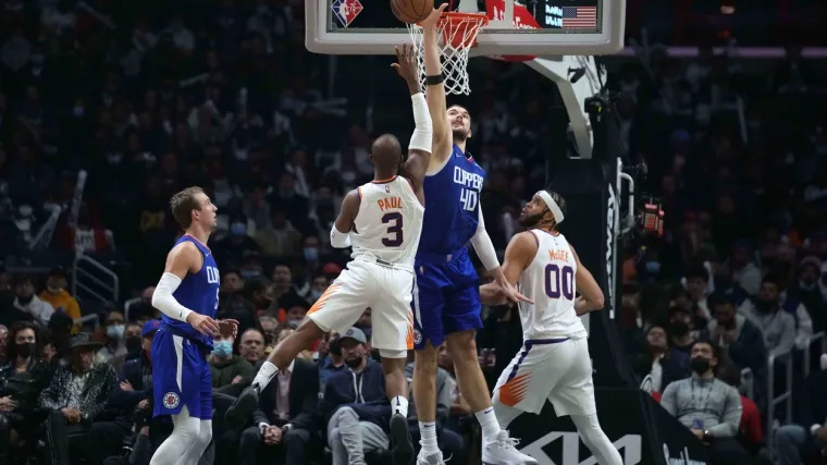 Zubac s dva poteza digao dvoranu na noge, Jokić isključen nakon teškog incidenta