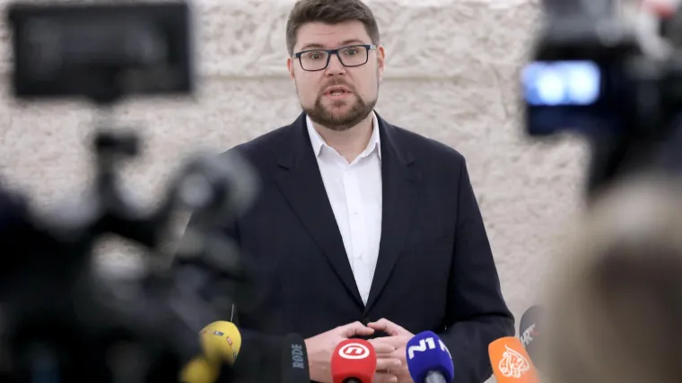 'Od nas dvojice jedan je superte&scaron;ka, drugi srednja kategorija", Grbin o tome je li se Raspudić doista htio tući s njime