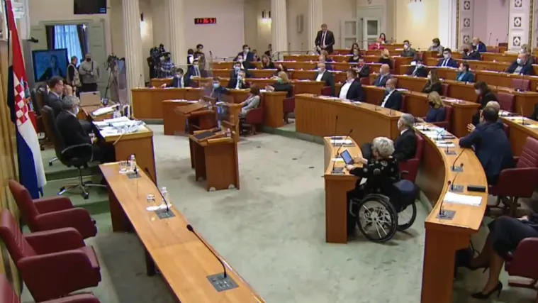 VIDEO Mostovcima ostao upaljen mikrofon pa su svi čuli &scaron;to nisu trebali: 'Ovo smo jako lo&scaron;e napravili...'