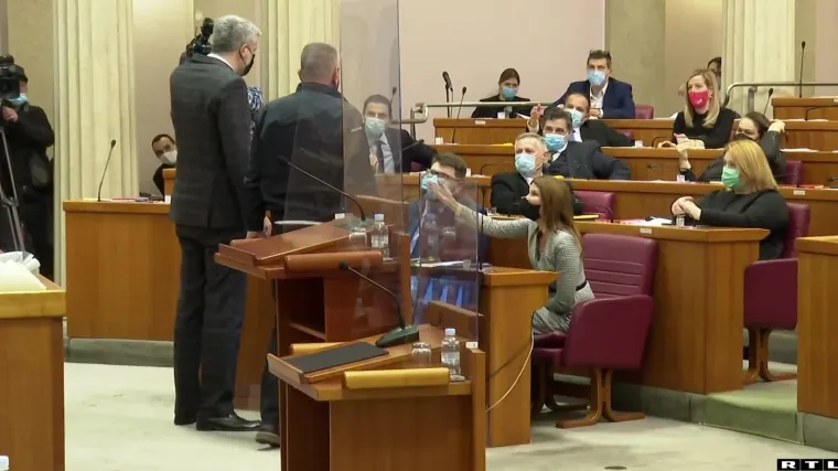 'Ovo smo jako lo&scaron;e napravili, okrenuli smo sve kontra sebe', u povijest će ući Grmojina spoznaja uz upaljen mikrofon