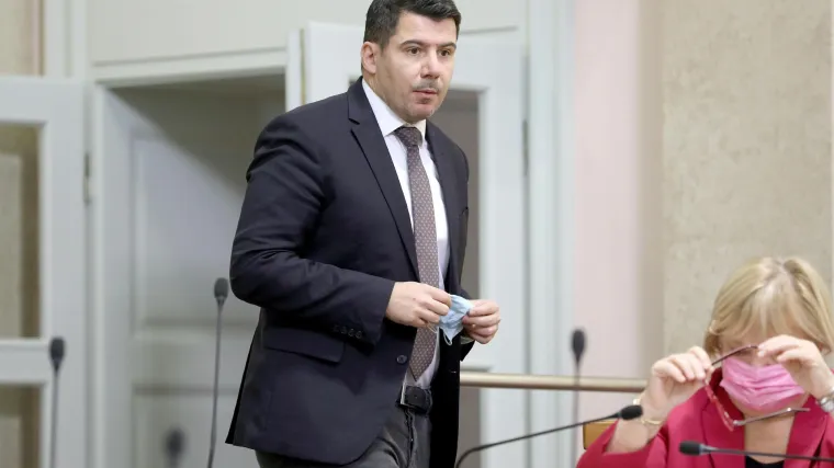 Oporba tvrdi da Grmoja iznosi neistinu o njihovoj podr&scaron;ci Mostovom prijedlogu referenduma: 'Ta izjava je potpuna laž'