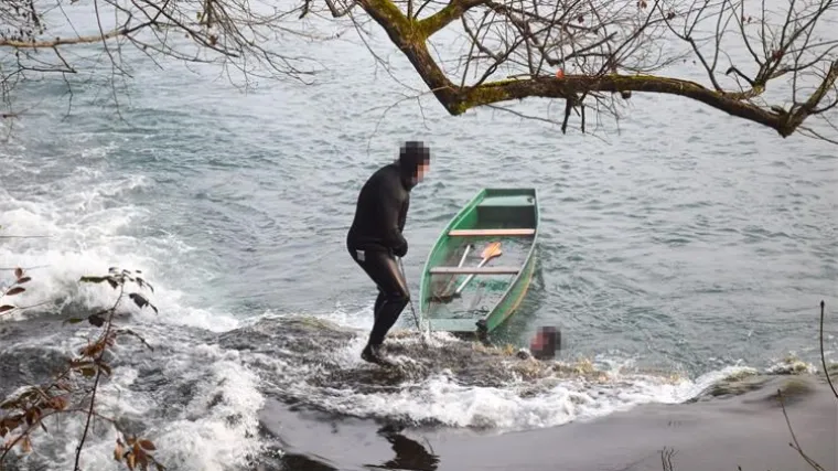 Pogledajte fotografije dramatičnog spa&scaron;avanja migranata iz nabujale Mrežnice: Tražili ih ronioci Interventne policije