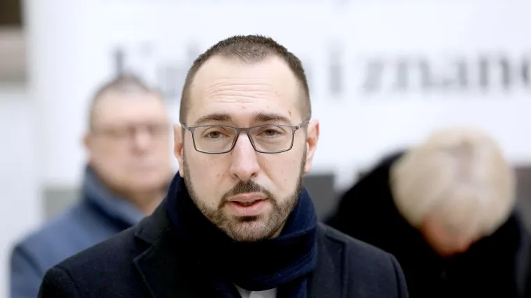 VIDEO Hoće li propasti sredstva za obnovu iz Fonda solidarnosti? Toma&scaron;ević se nada produljenju, ali pere ruke: 'To vodi Vlada'