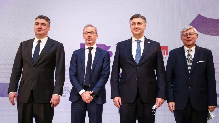 VIDEO Milanovićev i Plenkovićev susret pro&scaron;ao bez pozdrava: Obojica održali govore povodom 30. obljetnice HNB-a