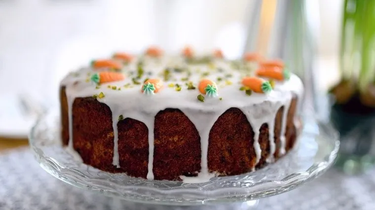 Stakleni preljev za torte s bijelom čokoladom