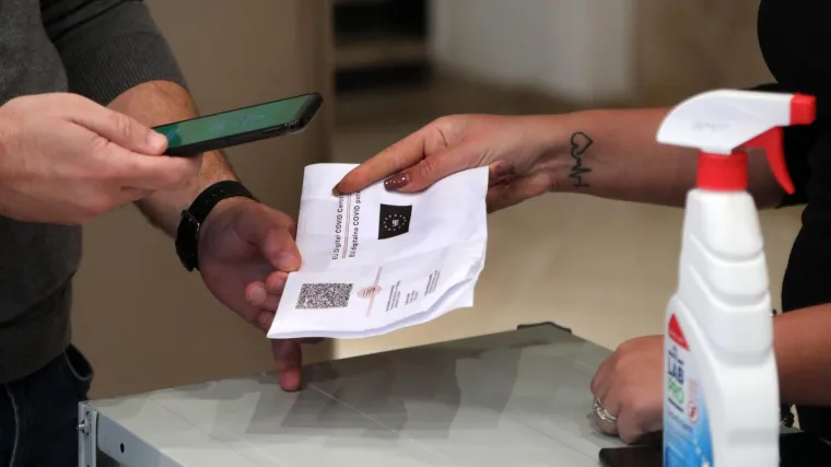 Važna odluka: Ustavni sud danas odlučuje o ustavnosti COVID potvrda