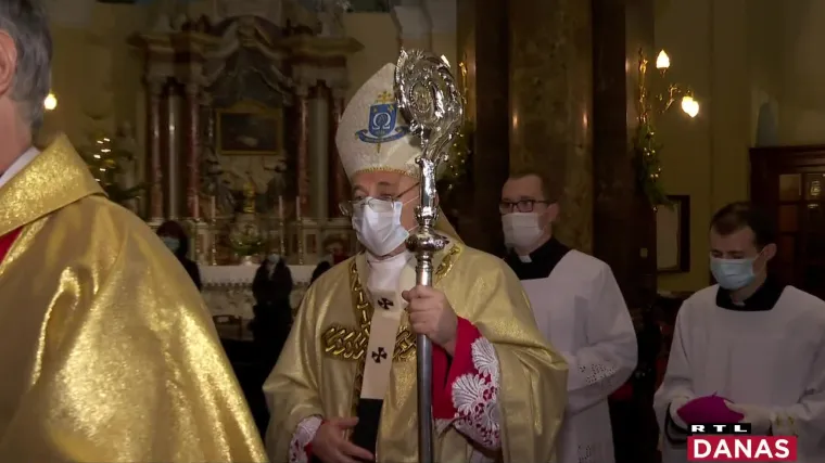 Produljeno radno vrijeme ugostitelja za Božić i Novu godinu, crkve bez poo&scaron;trenja. Nisu svi ugostitelji zadovoljni