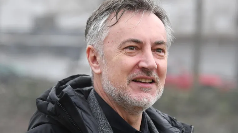 Sjećate se CD-ova i boca vina koje je &Scaron;koro prodao Domovinskom pokretu? Ispada da ih ipak nije isporučio...