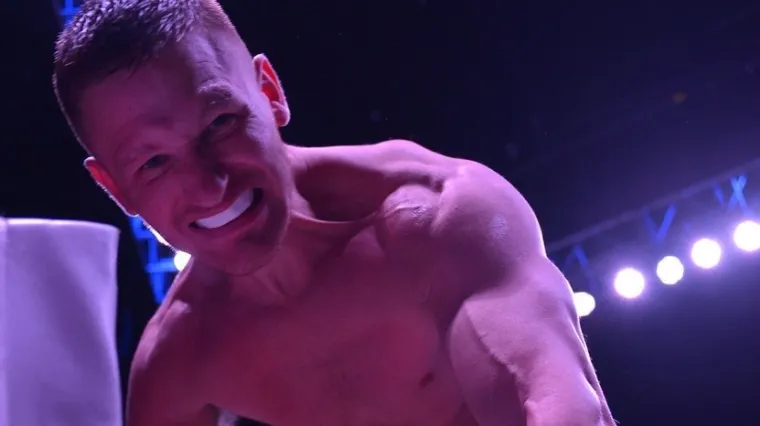 Preko noći postao senzacija: Za manje od 15 sekundi 'masakrirao' protivnika u ringu, pogledajte kako je to izgledalo