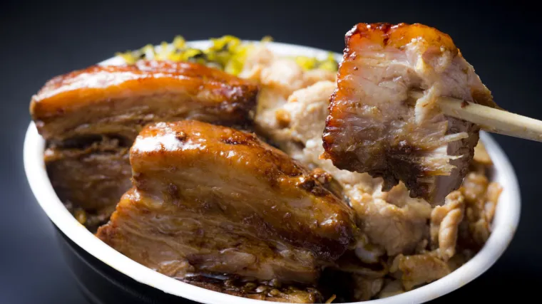 Čini se da će odojak za blagdane peći i oni koji nisu namjeravali: Nikada nije bio jeftiniji. Domaći farmeri očajni