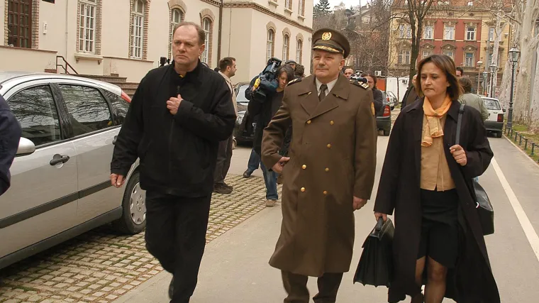 Ha&scaron;ki sud pu&scaron;ta Petkovića, osuđenog za ratne zločine, na prijevremenu slobodu. Ali ne smije se bavi politikom