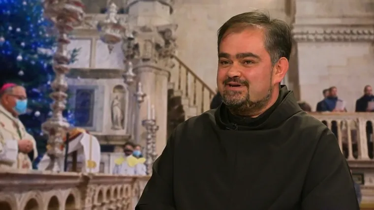 Fratar koji vodi pučku kuhinju za Direkt o Božiću pod maskama: 'Divna je ona iskrica, očima se može fantastično čestitati'