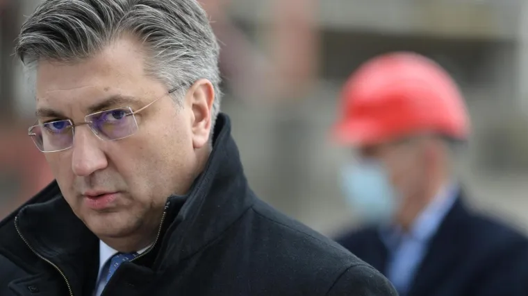 Sjećate li se &scaron;to je premijer obećao na Badnjak prije pet godina? 'Zaista vrijedi ono: obećanje - ludom radovanje!'