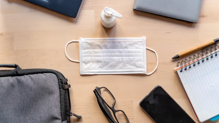 Bez imalo obzira za druge! Pročelnica, poznata antivakserica, saznala da je pozitivna i onda &scaron;etala Gradskom upravom