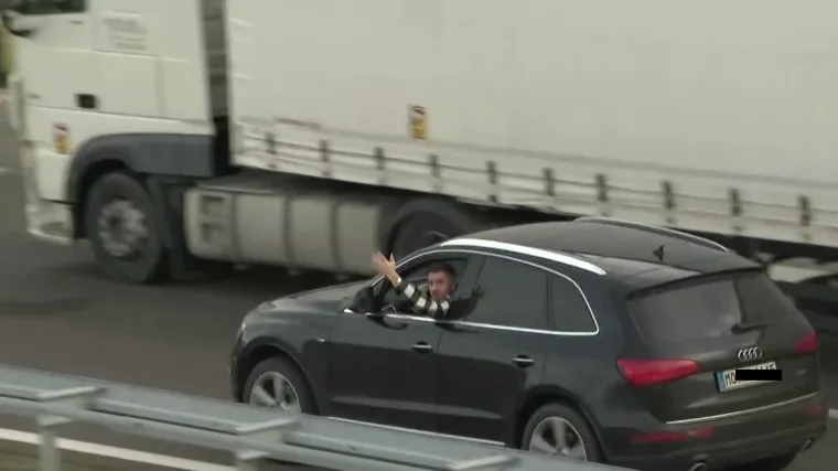 'Gladan, žedan, nemam kud! Ću familiju da pobijem!', 9 sati čekao na Bajakovu u koloni od 14 km na putu za Sandžak