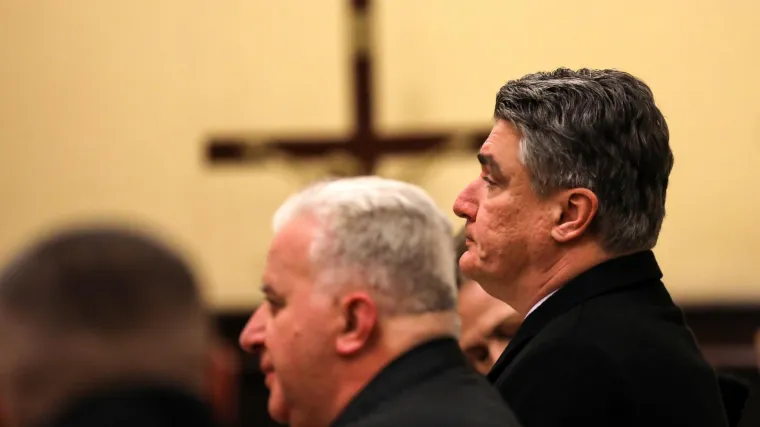 Milanović čestitao Božić i pozvao građane da se cijepe: 'U dru&scaron;tvu nedostaje sluha za nijanse, sve nam se predstavlja kao crno ili bijelo'